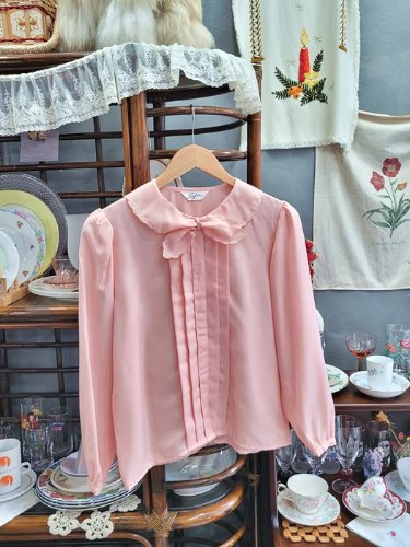 [Sofia] lovely scallop kara peach blouse