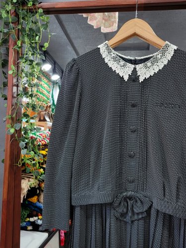 [petit carina] crochet kara detail retro dot dress