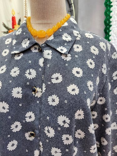 modern flower motive blouse