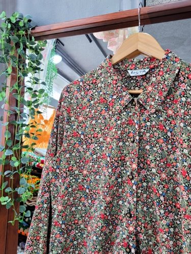 retro flower roundery kara blouse