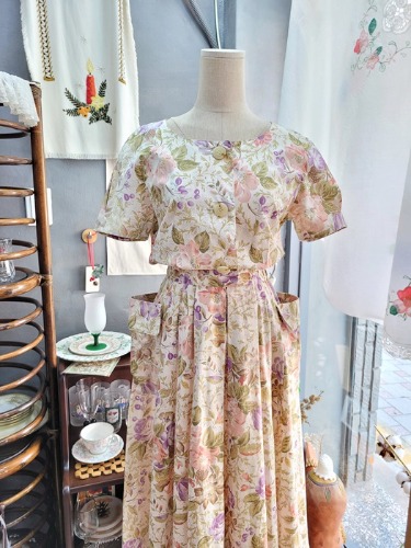 [VOIR] watercolor flower vintage cotton dress