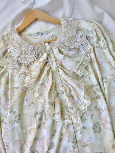 [non non dorl] glamorous details flower blouse