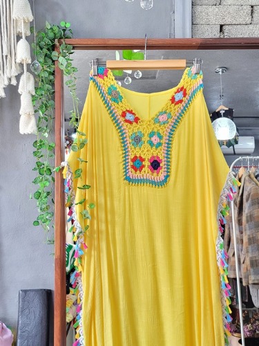 colorful tassel pointed crochet tunic