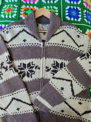 [CHECK MATE] classical pattern zip up cowichan