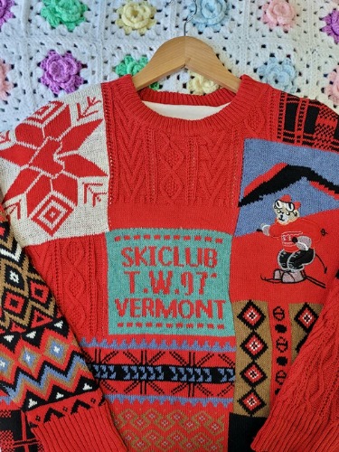 kitsch bear&#039;s winter knit top