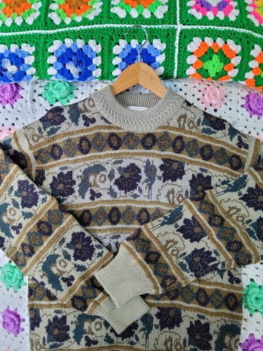 [Rono] retro flower pattern pointed wool knit top