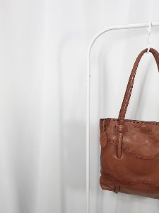 [IBIZA] stitch detail vintage leather bag