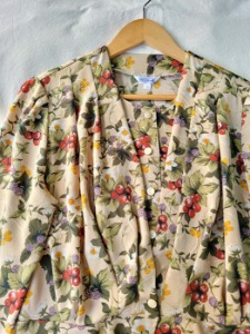[Reer] fruit patterned bouble blouse