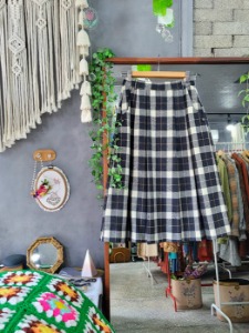 button pointed classical check wool skirt