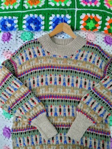 lovely color designed pattern knit top