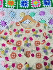 spring garden motive double crochet knit top