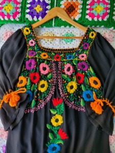 [handmade] vivid flower embroidery pointed hippie dress
